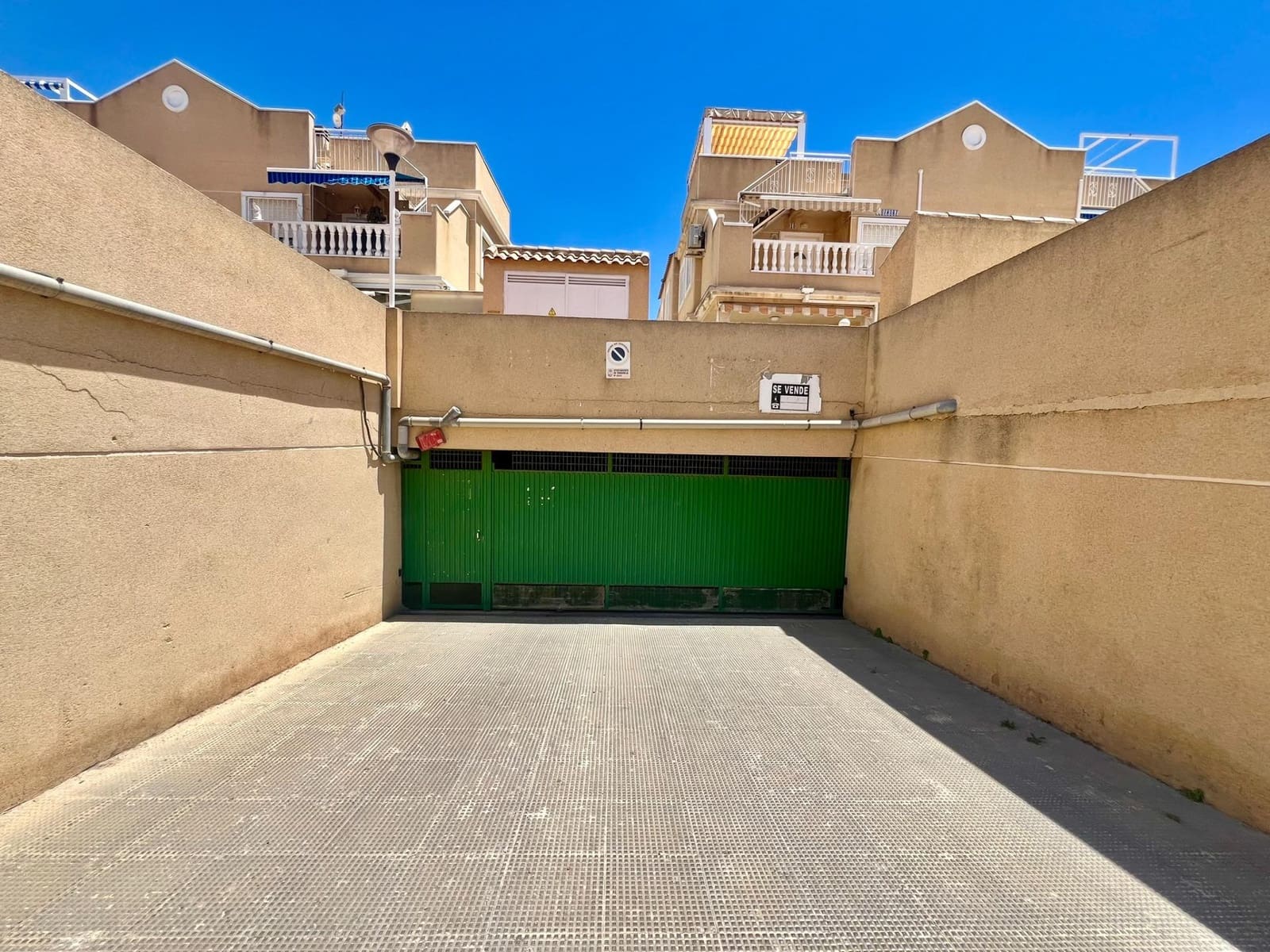 2 soveværelse Bungalow til salg i Torrevieja med swimmingpool - € 199.900 (Ref: 9878875)
