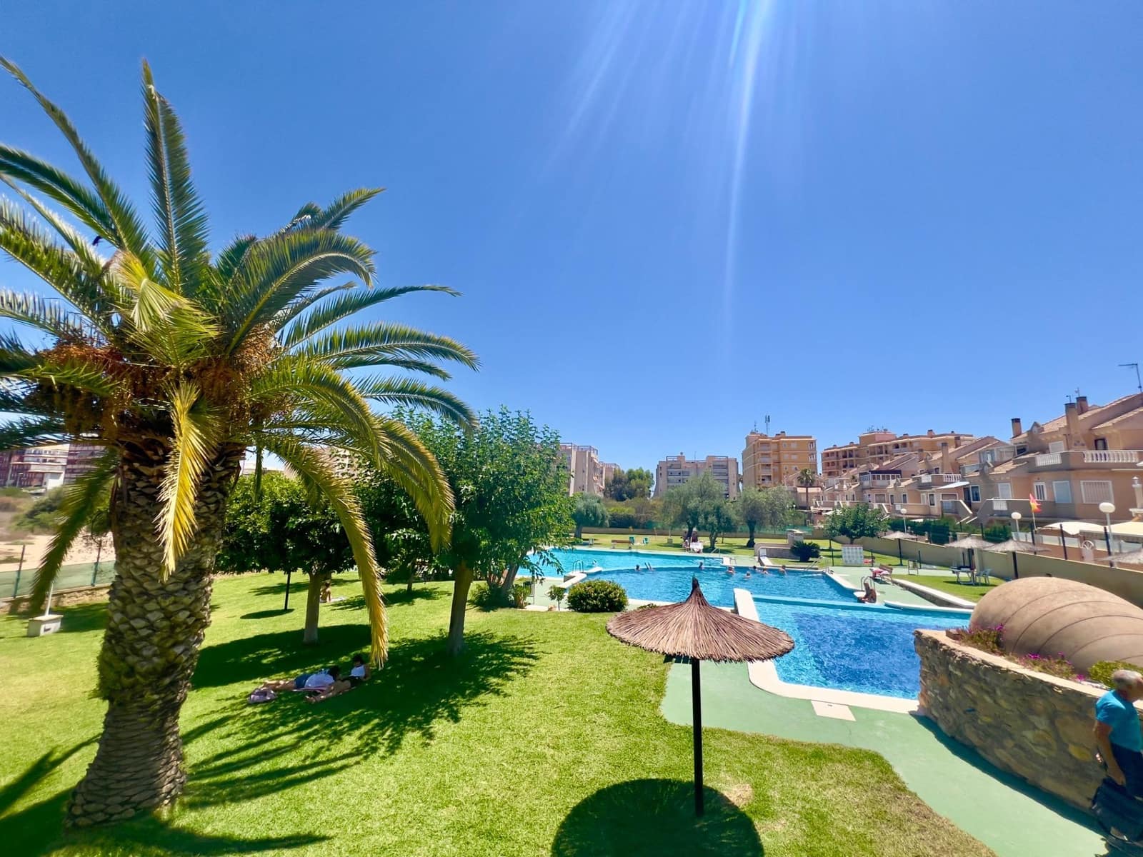 2 soveværelse Bungalow til salg i Torrevieja med swimmingpool - € 199.900 (Ref: 9878875)