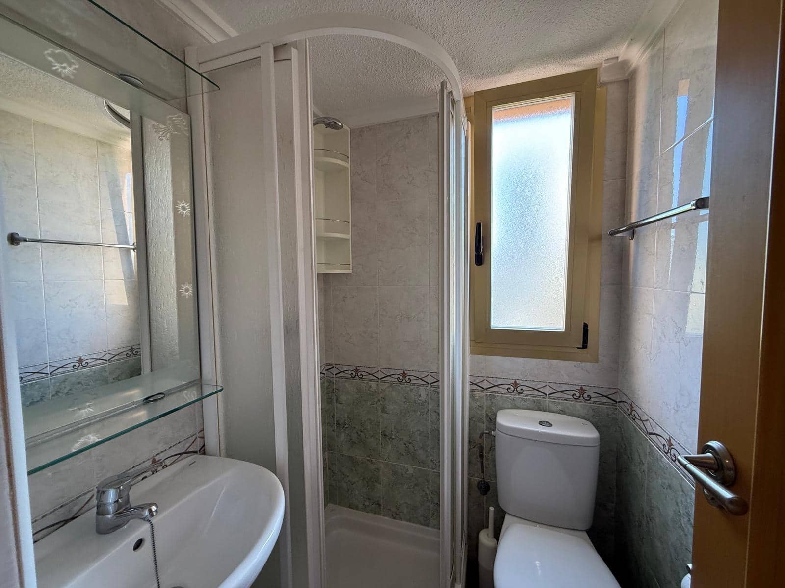 3 slaapkamer Flat te koop in Benidorm met zwembad - € 375.000 (Ref: 9881941)