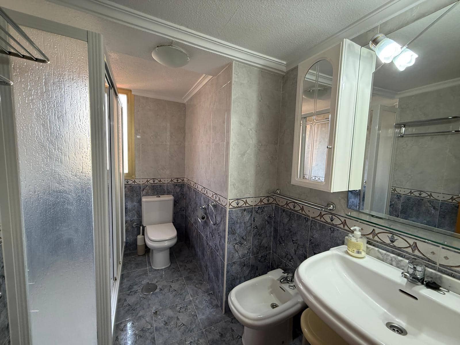 3 slaapkamer Flat te koop in Benidorm met zwembad - € 375.000 (Ref: 9881941)