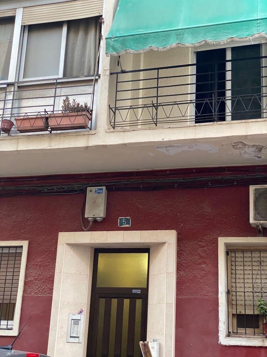 3 soveværelse Lejlighed til salg i Alicante by - € 151.000 (Ref: 9884810)
