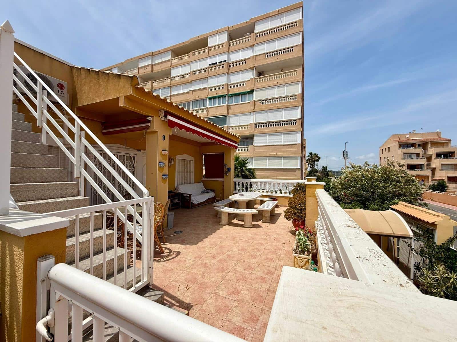 4 bedroom Penthouse for sale in Torrevieja - € 269,900 (Ref: 9893878)