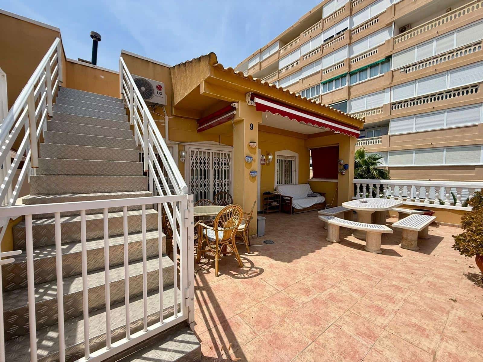 4 bedroom Penthouse for sale in Torrevieja - € 269,900 (Ref: 9893878)