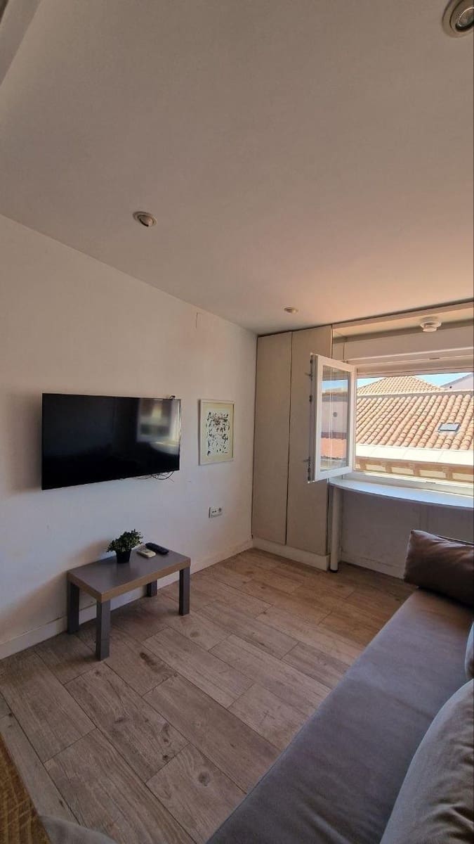 Studio til salgs i Madrid by - € 240 000 (Ref: 9896339)