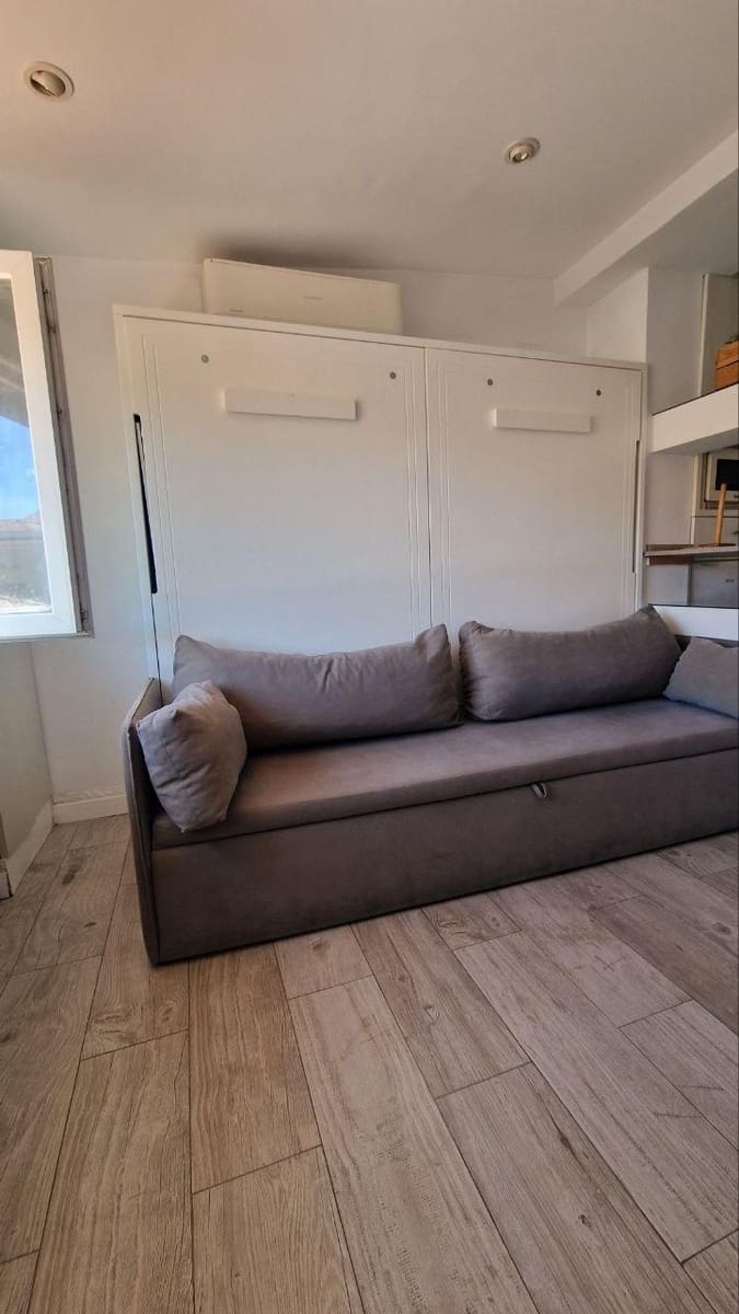 Studio til salgs i Madrid by - € 240 000 (Ref: 9896339)