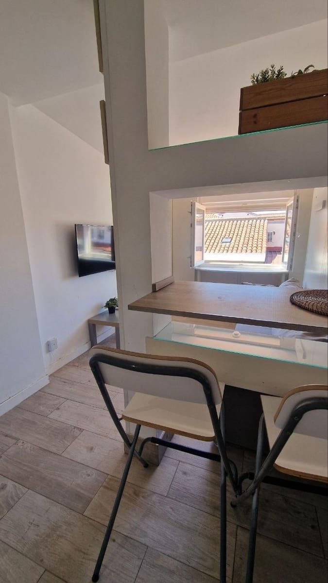 Studio til salgs i Madrid by - € 240 000 (Ref: 9896339)