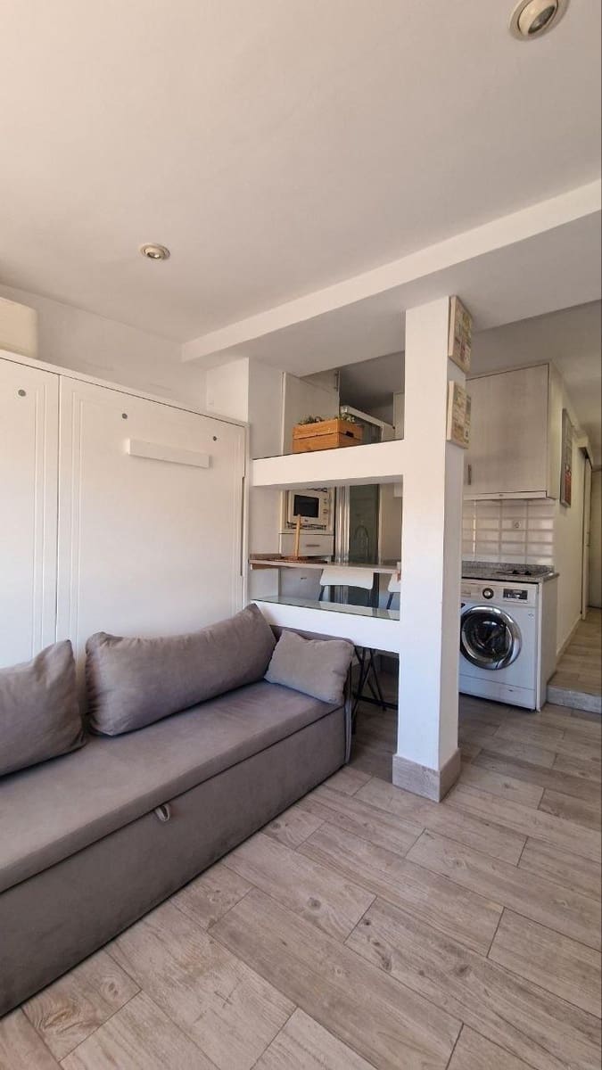 Studio til salgs i Madrid by - € 240 000 (Ref: 9896339)