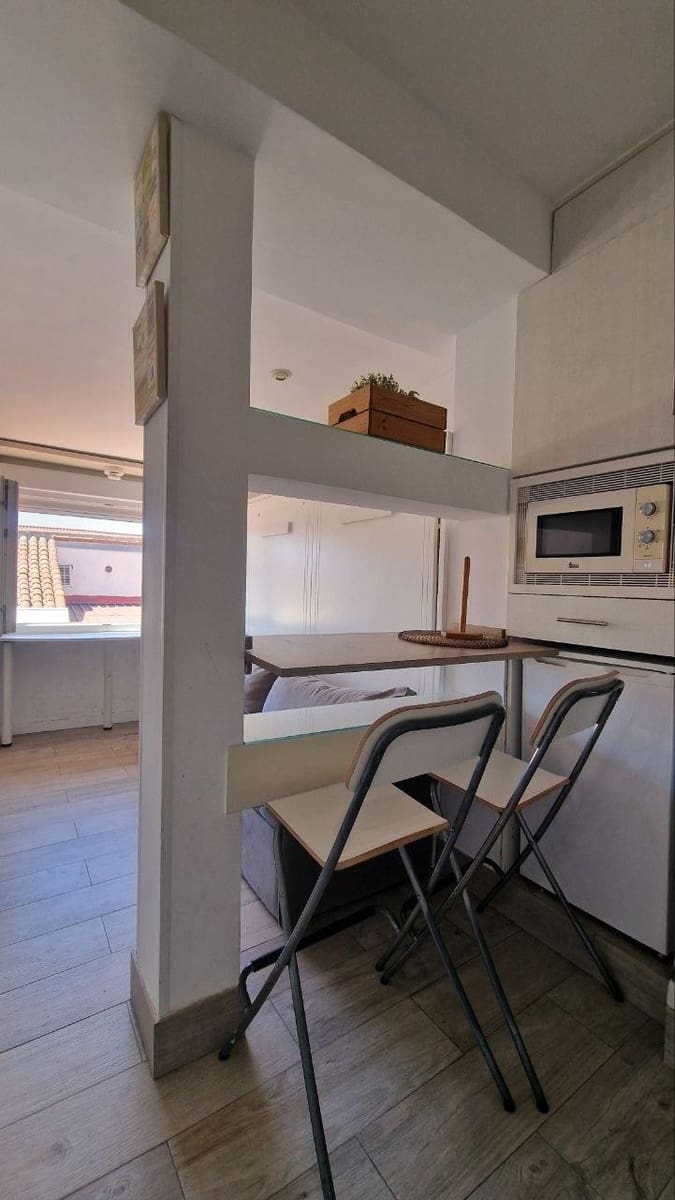 Studio til salgs i Madrid by - € 240 000 (Ref: 9896339)