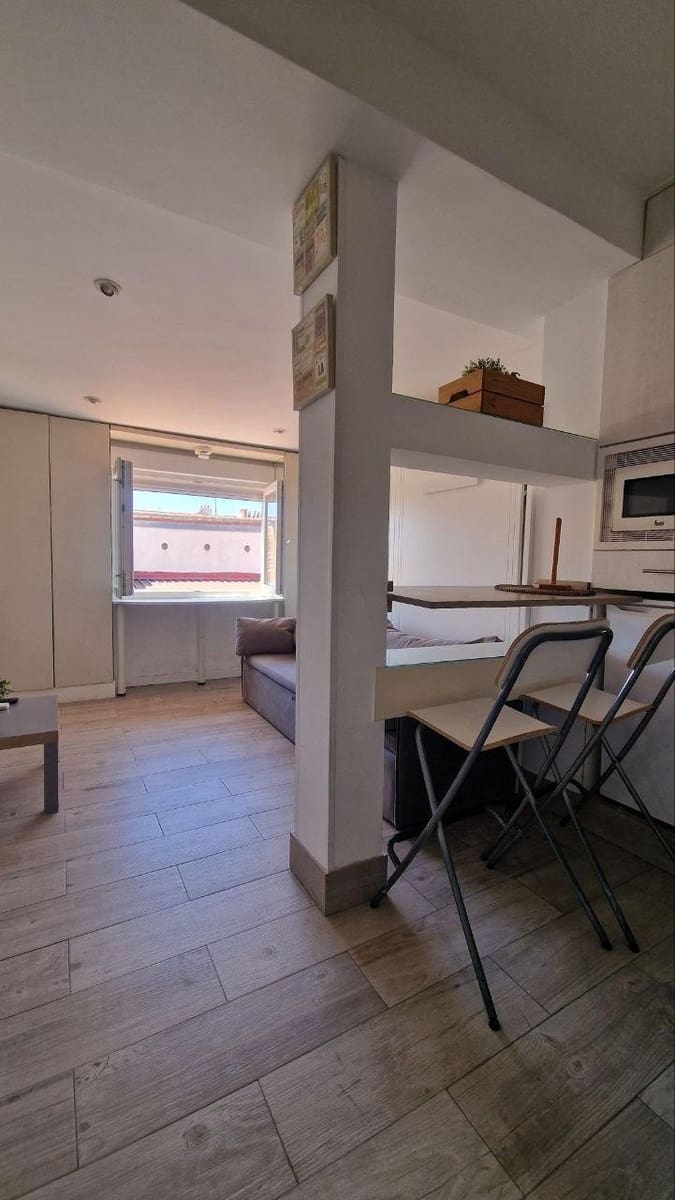 Studio til salgs i Madrid by - € 240 000 (Ref: 9896339)