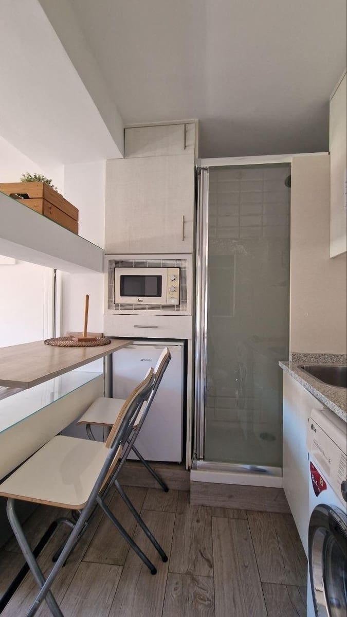 Studio til salgs i Madrid by - € 240 000 (Ref: 9896339)