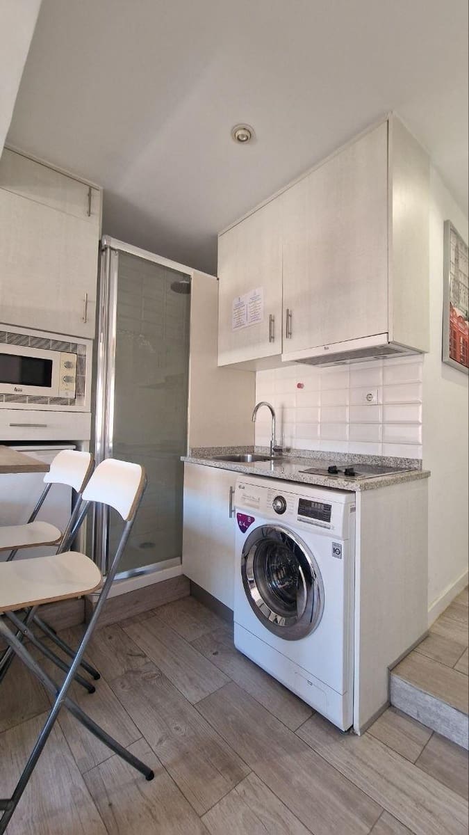Studio til salgs i Madrid by - € 240 000 (Ref: 9896339)