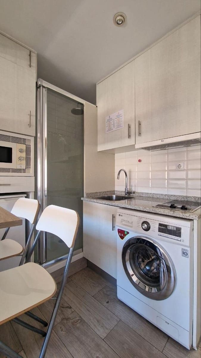 Studio til salgs i Madrid by - € 240 000 (Ref: 9896339)