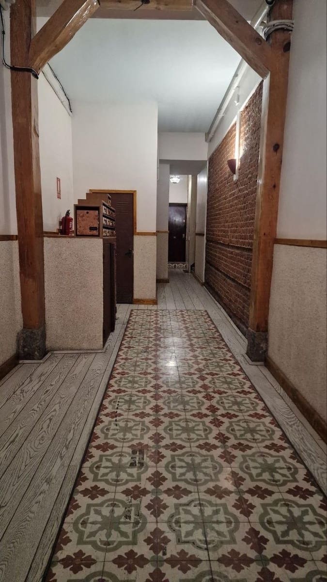 Studio til salgs i Madrid by - € 240 000 (Ref: 9896339)