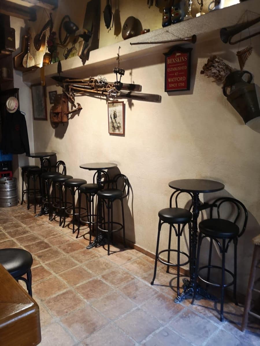 Kommersiell till salu i Moraira - 250 000 € (Ref: 9896340)