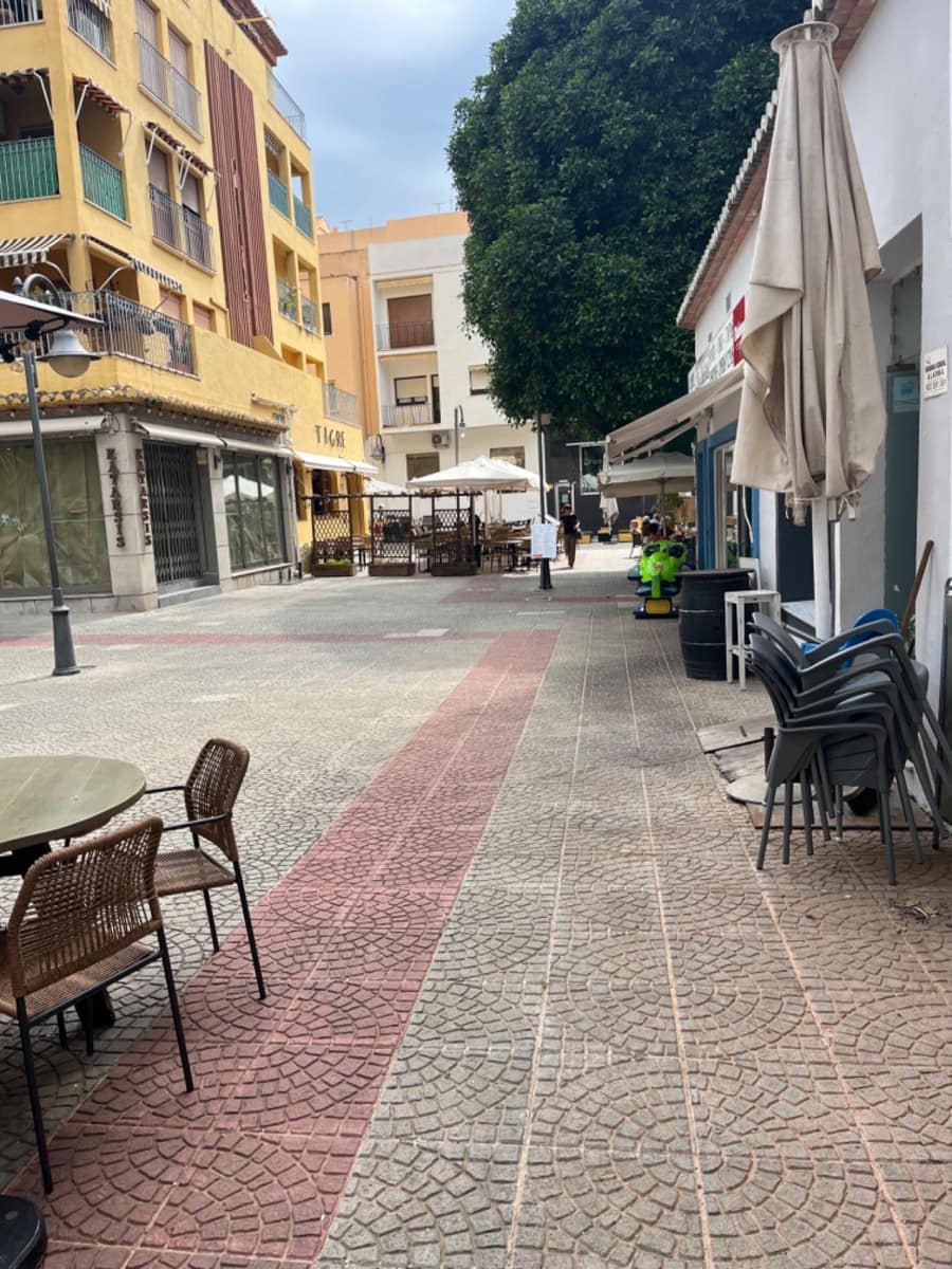Kommersiell till salu i Moraira - 250 000 € (Ref: 9896340)