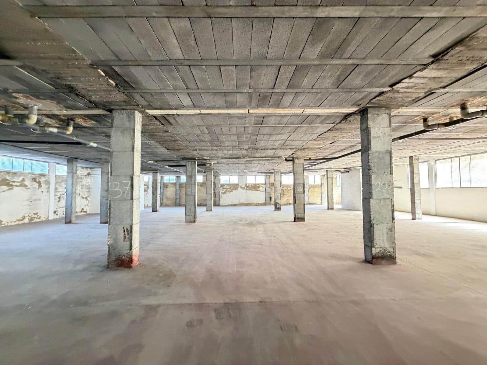 Commercieel te koop in Torrevieja - € 845.000 (Ref: 9896342)