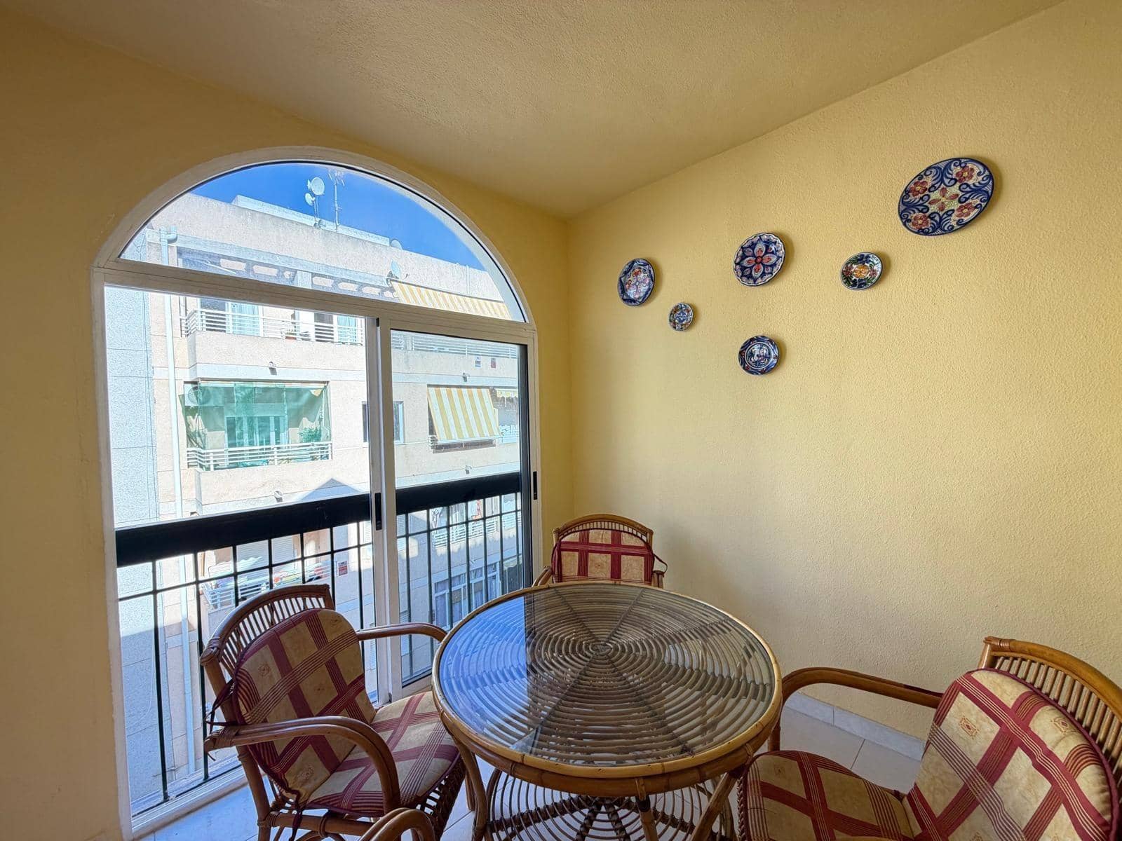 2 Zimmer Apartment zu verkaufen in Torrevieja mit Garage - 169.900 € (Ref: 9896343)