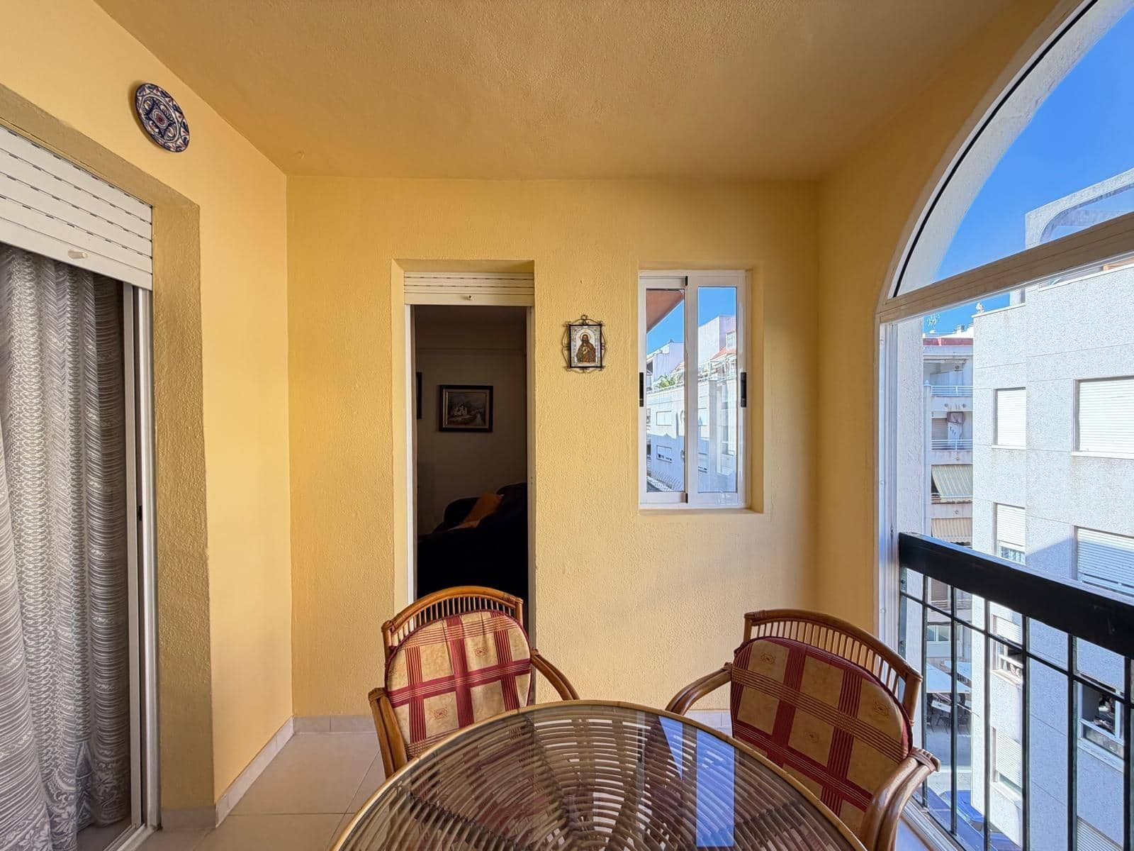 2 Zimmer Apartment zu verkaufen in Torrevieja mit Garage - 169.900 € (Ref: 9896343)