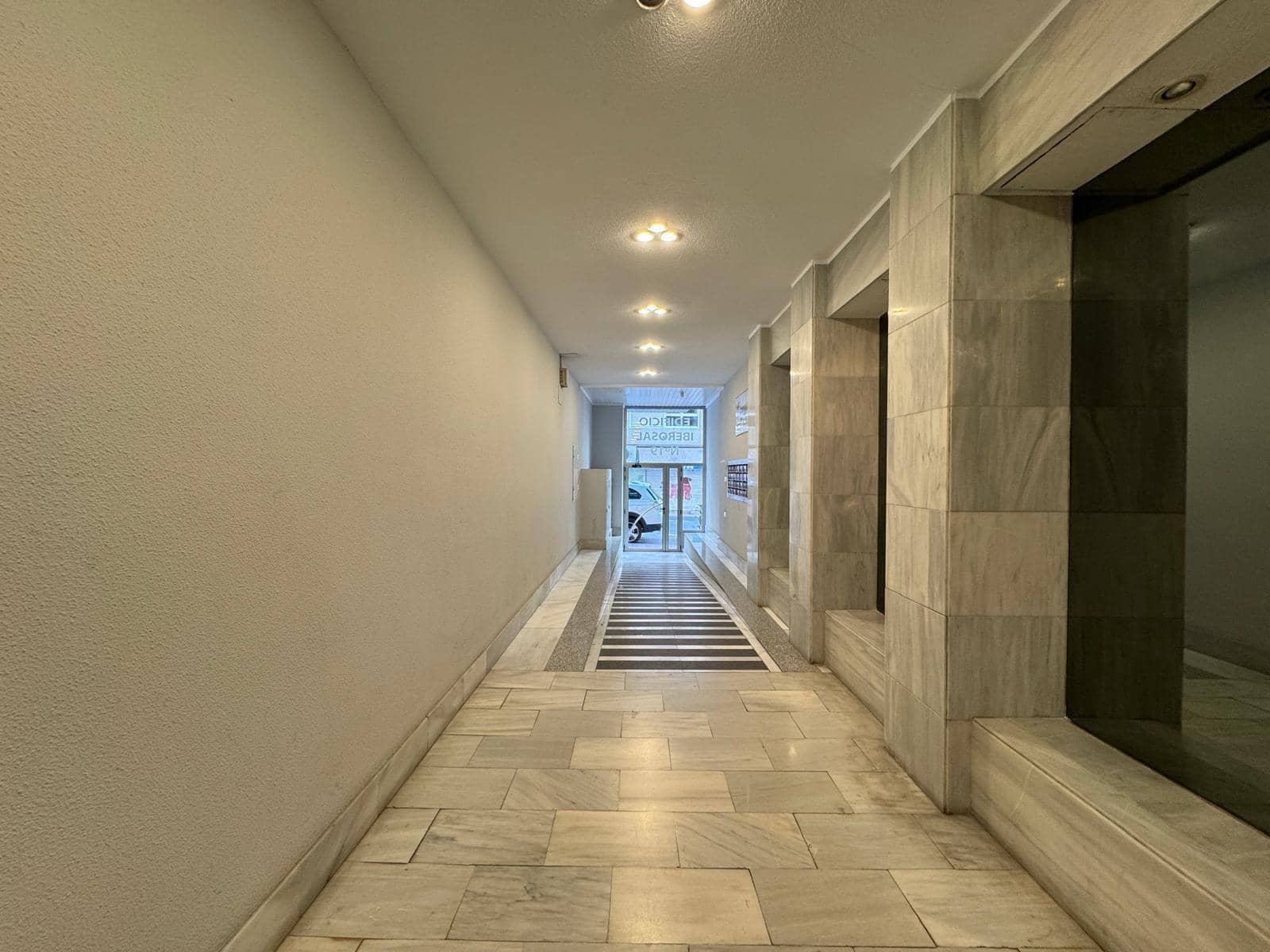 2 Zimmer Apartment zu verkaufen in Torrevieja mit Garage - 169.900 € (Ref: 9896343)