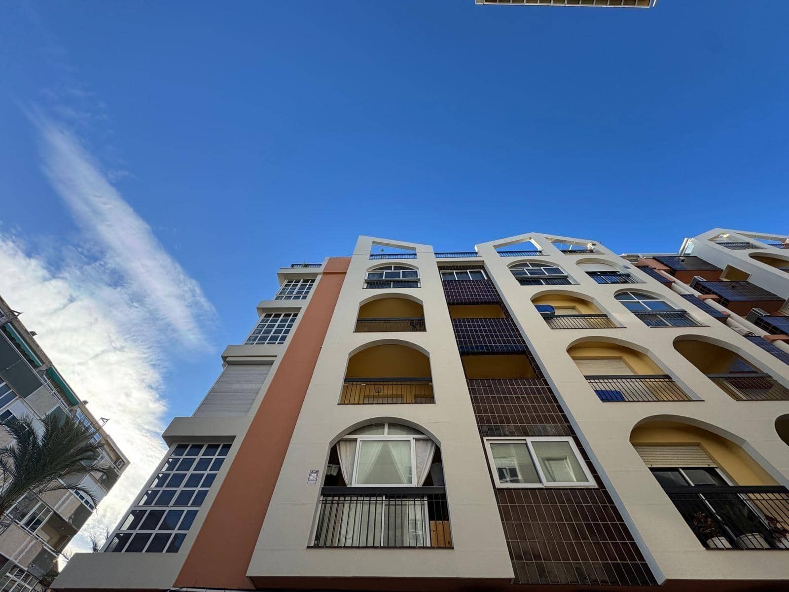 2 Zimmer Apartment zu verkaufen in Torrevieja mit Garage - 169.900 € (Ref: 9896343)