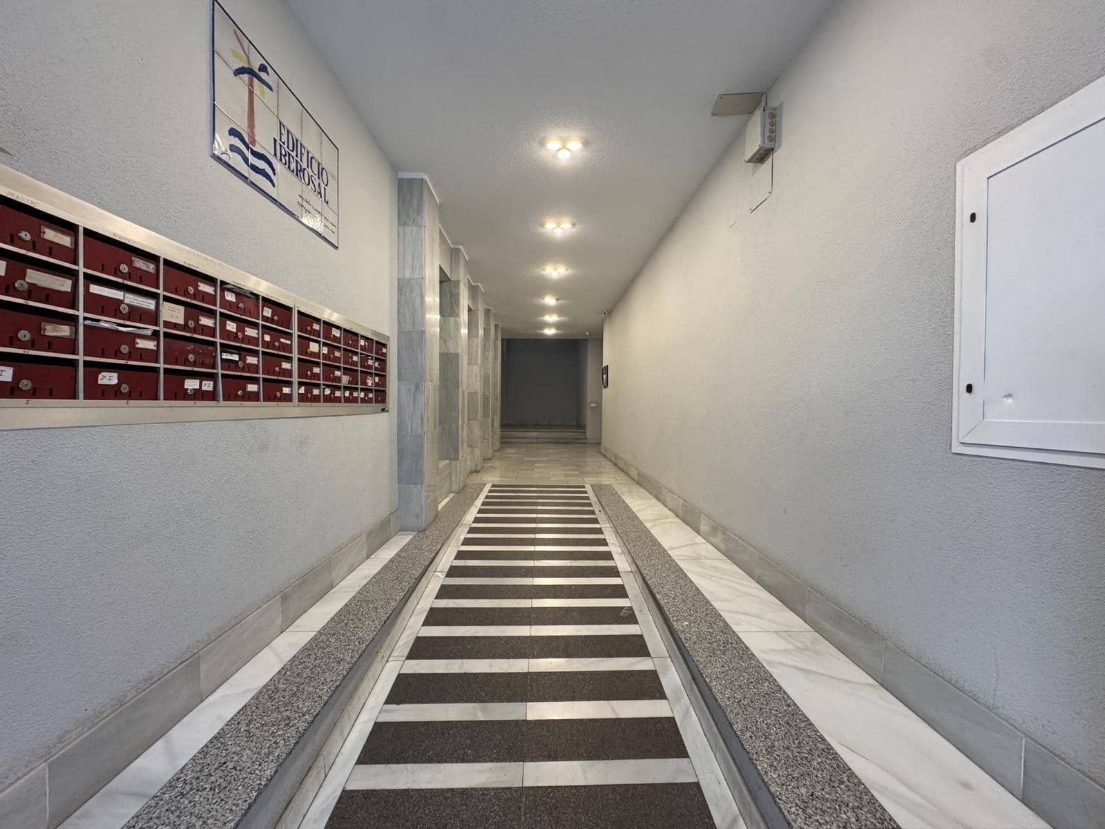 2 Zimmer Apartment zu verkaufen in Torrevieja mit Garage - 169.900 € (Ref: 9896343)