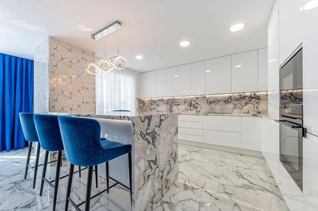 5 makuuhuone Kattohuoneisto myytävänä paikassa Playa de San Juan, Alicante kaupunki mukana uima-altaan 
autotalli - 990 000 € (Ref: 9899186)