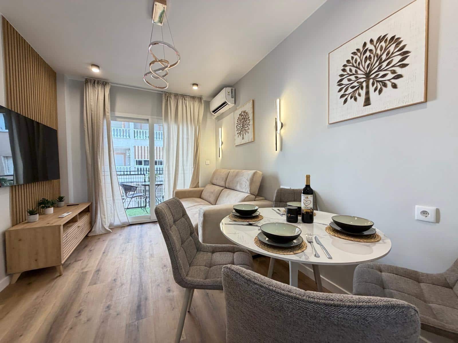 Studio na sprzedaż w Torrevieja - 95 000 € (Ref: 9899187)