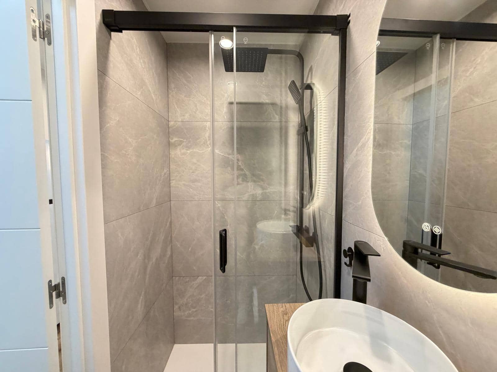 Studio na sprzedaż w Torrevieja - 95 000 € (Ref: 9899187)