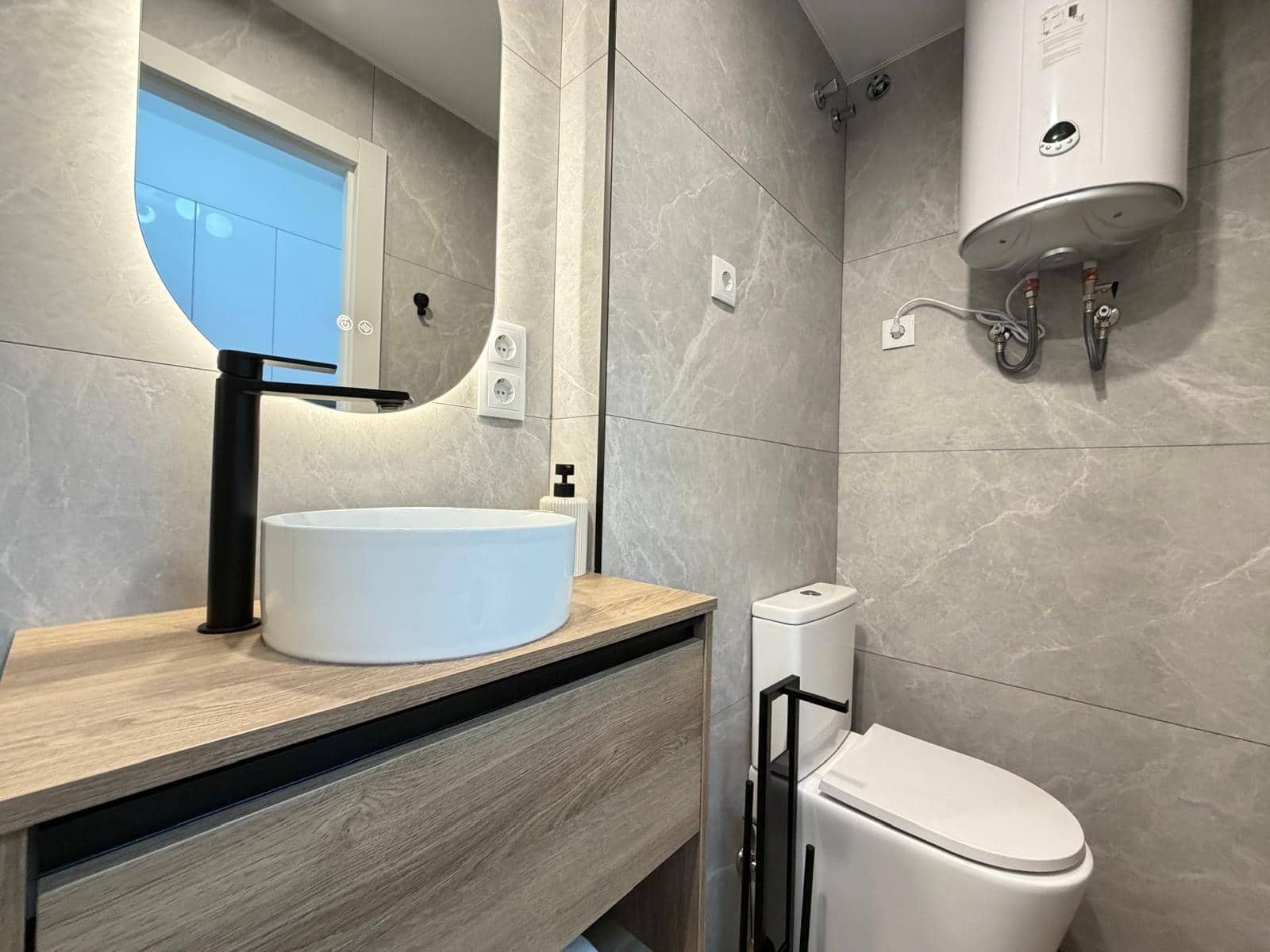 Studio na sprzedaż w Torrevieja - 95 000 € (Ref: 9899187)