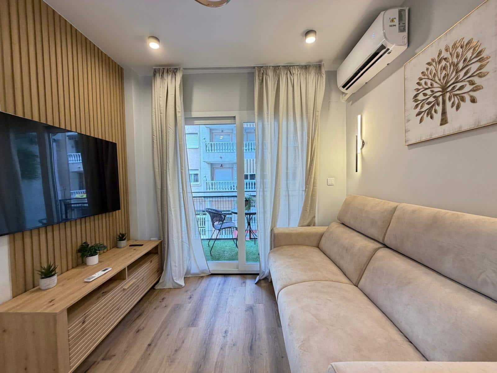 Studio na sprzedaż w Torrevieja - 95 000 € (Ref: 9899187)