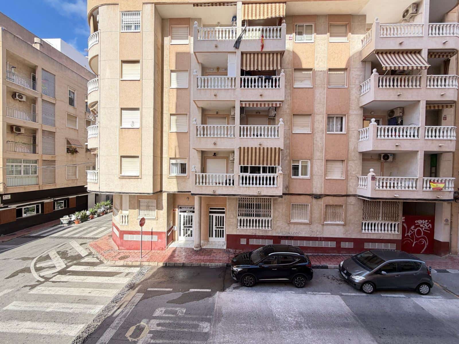 Studio na sprzedaż w Torrevieja - 95 000 € (Ref: 9899187)