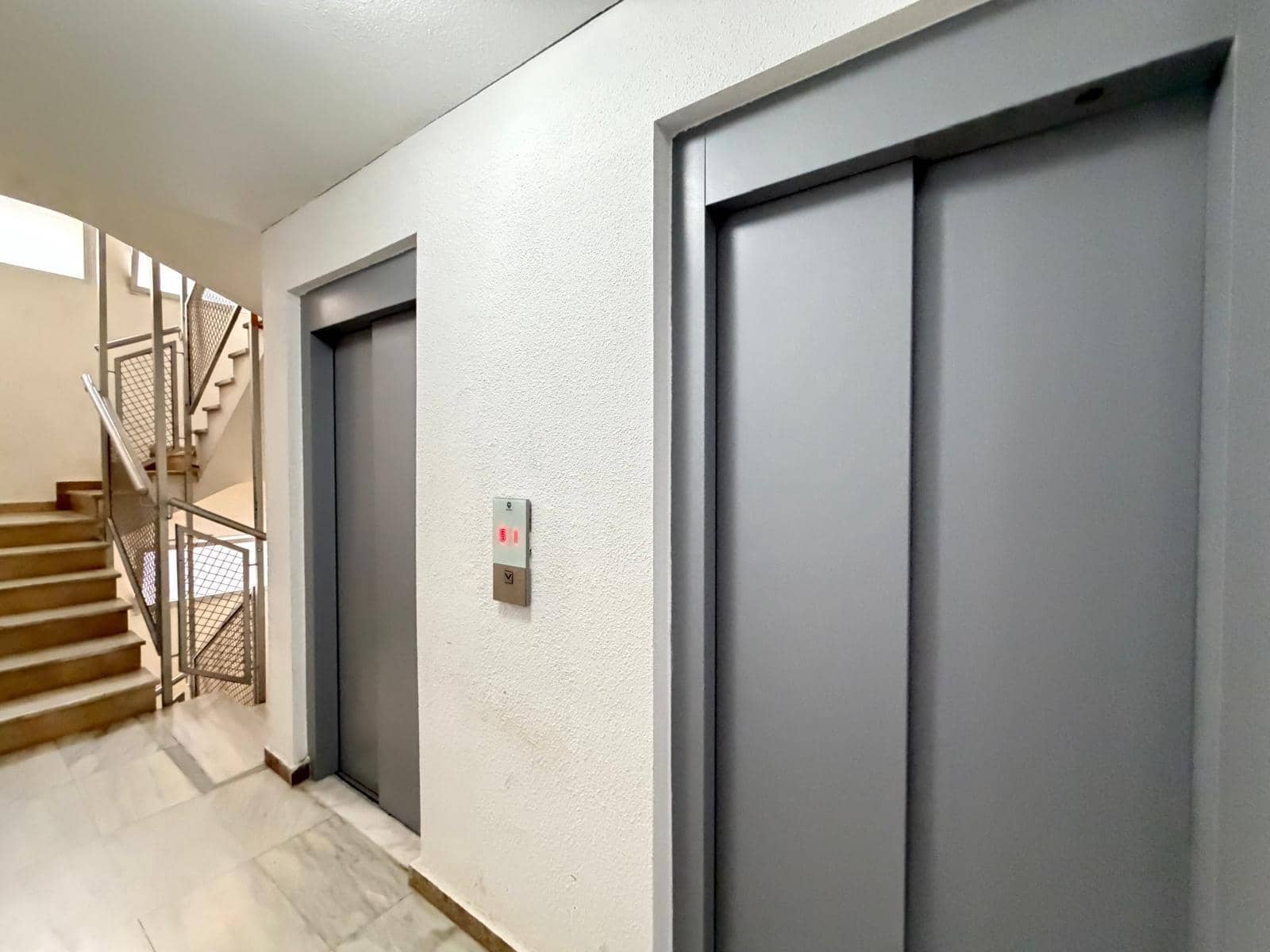 Studio na sprzedaż w Torrevieja - 95 000 € (Ref: 9899187)