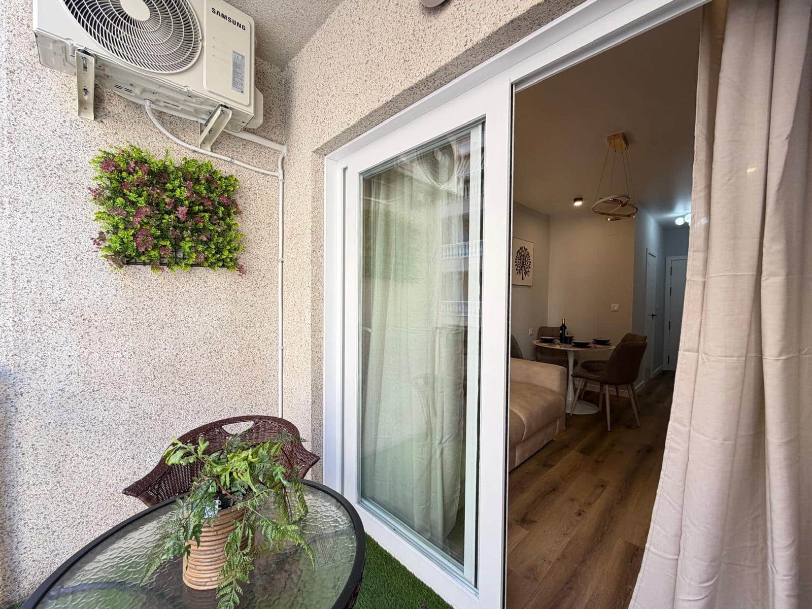 Studio na sprzedaż w Torrevieja - 95 000 € (Ref: 9899187)