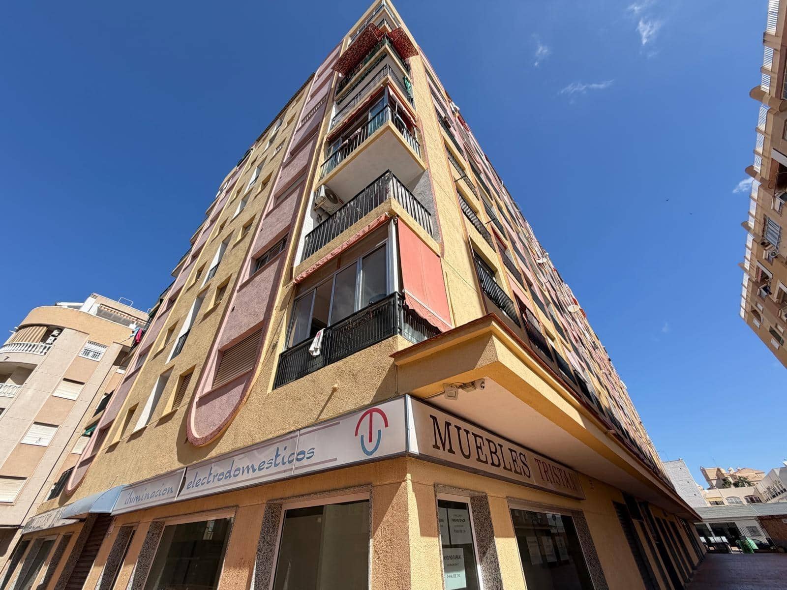 Studio na sprzedaż w Torrevieja - 95 000 € (Ref: 9899187)