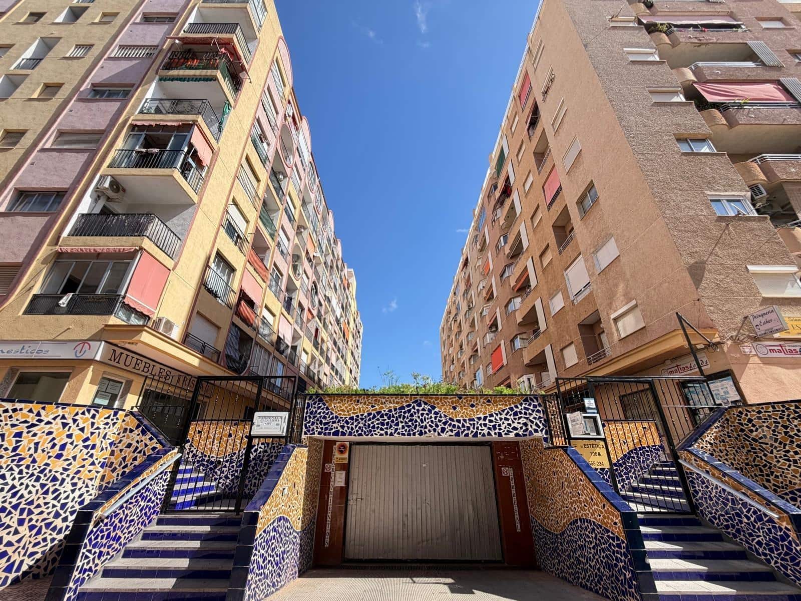 Studio na sprzedaż w Torrevieja - 95 000 € (Ref: 9899187)