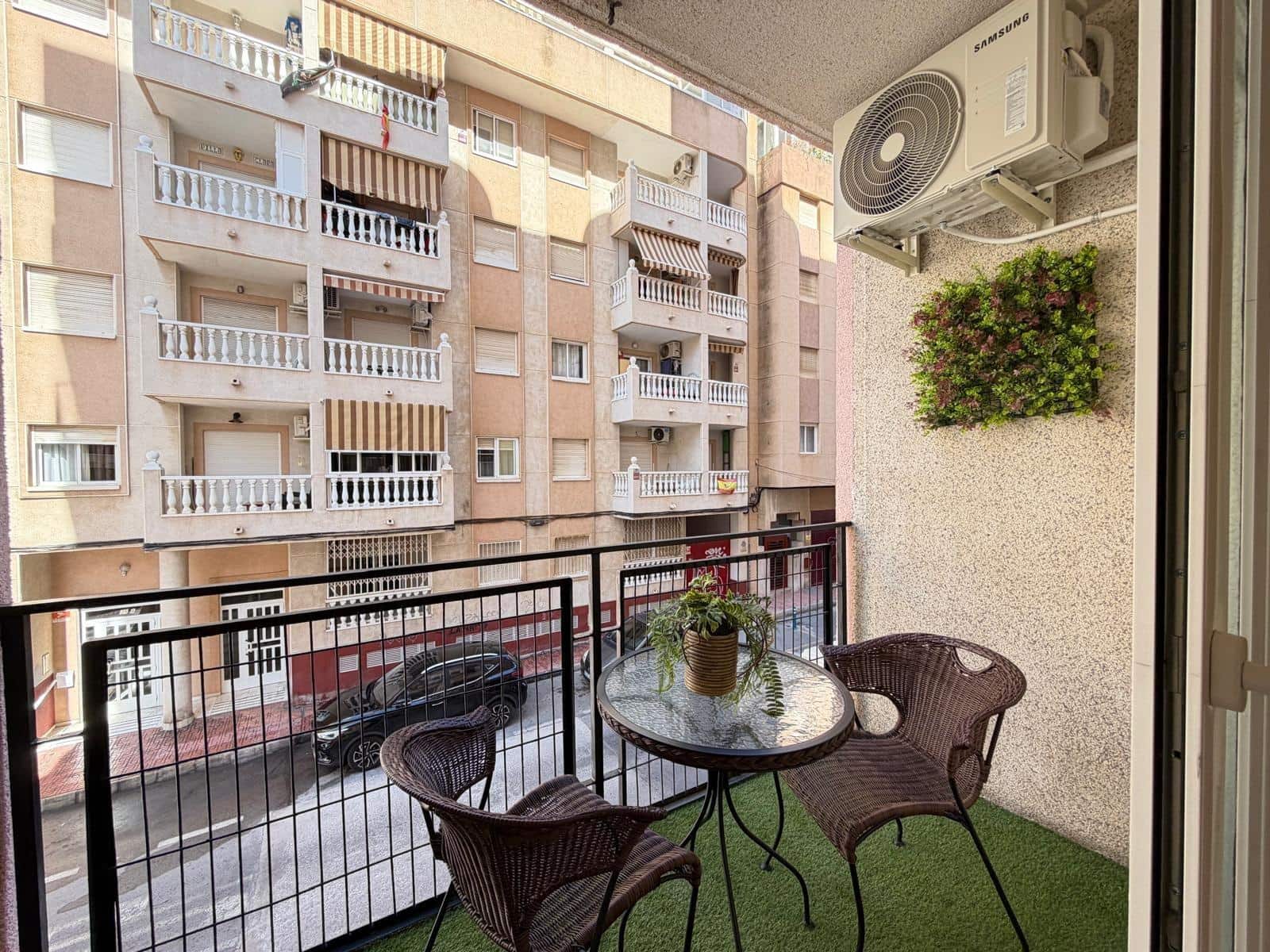 Studio na sprzedaż w Torrevieja - 95 000 € (Ref: 9899187)