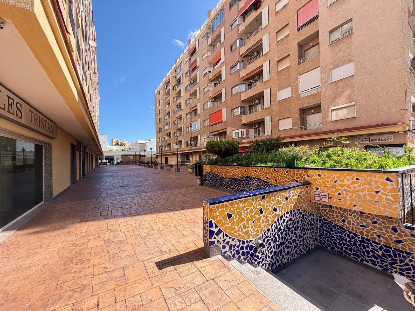 Studio na sprzedaż w Torrevieja - 95 000 € (Ref: 9899187)