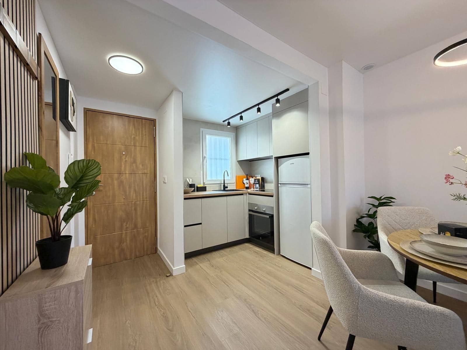 Apartamento de 2 habitaciones en Torrevieja en venta con piscina - 169.900 € (Ref: 9900365)