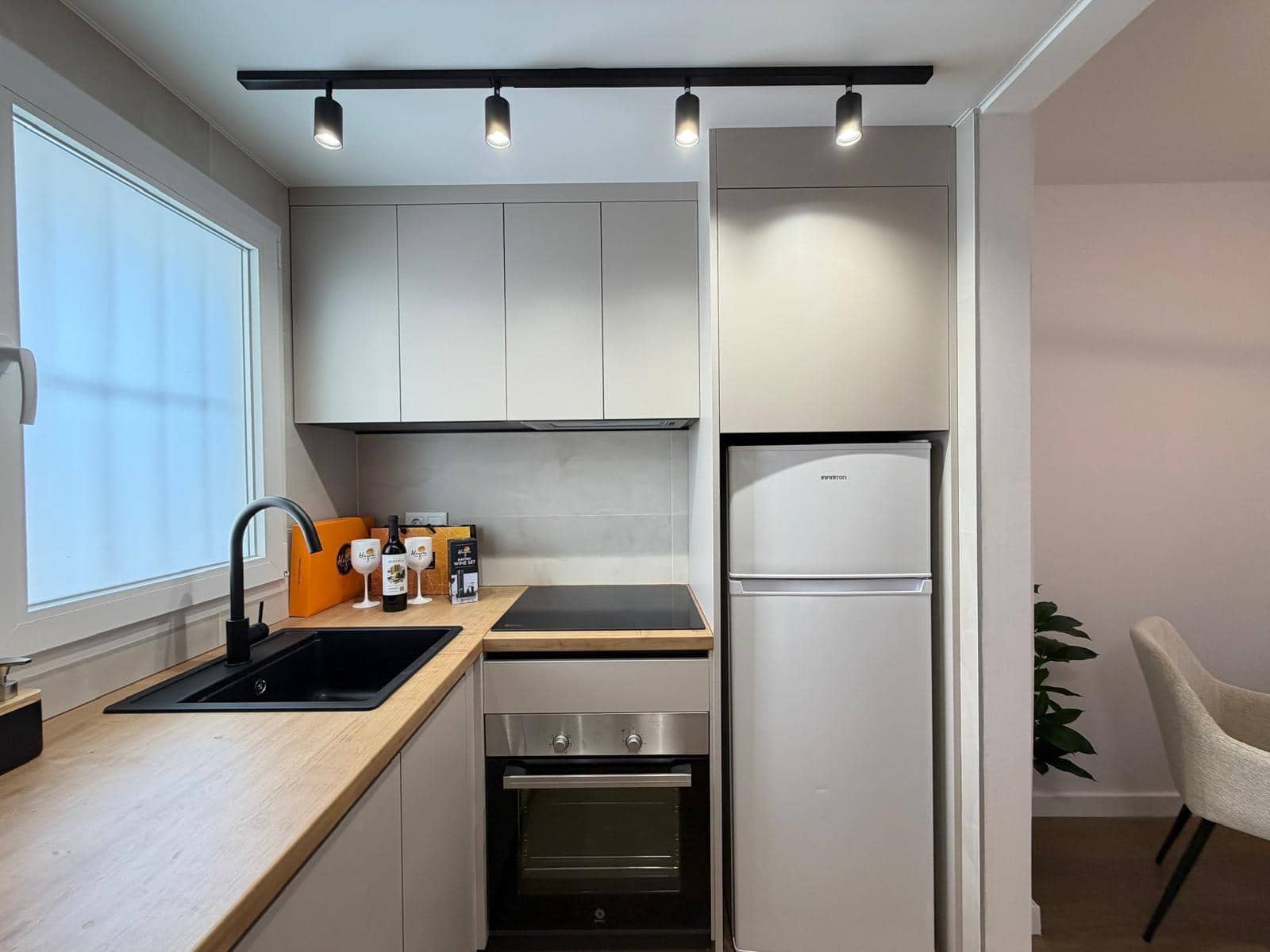 Apartamento de 2 habitaciones en Torrevieja en venta con piscina - 169.900 € (Ref: 9900365)