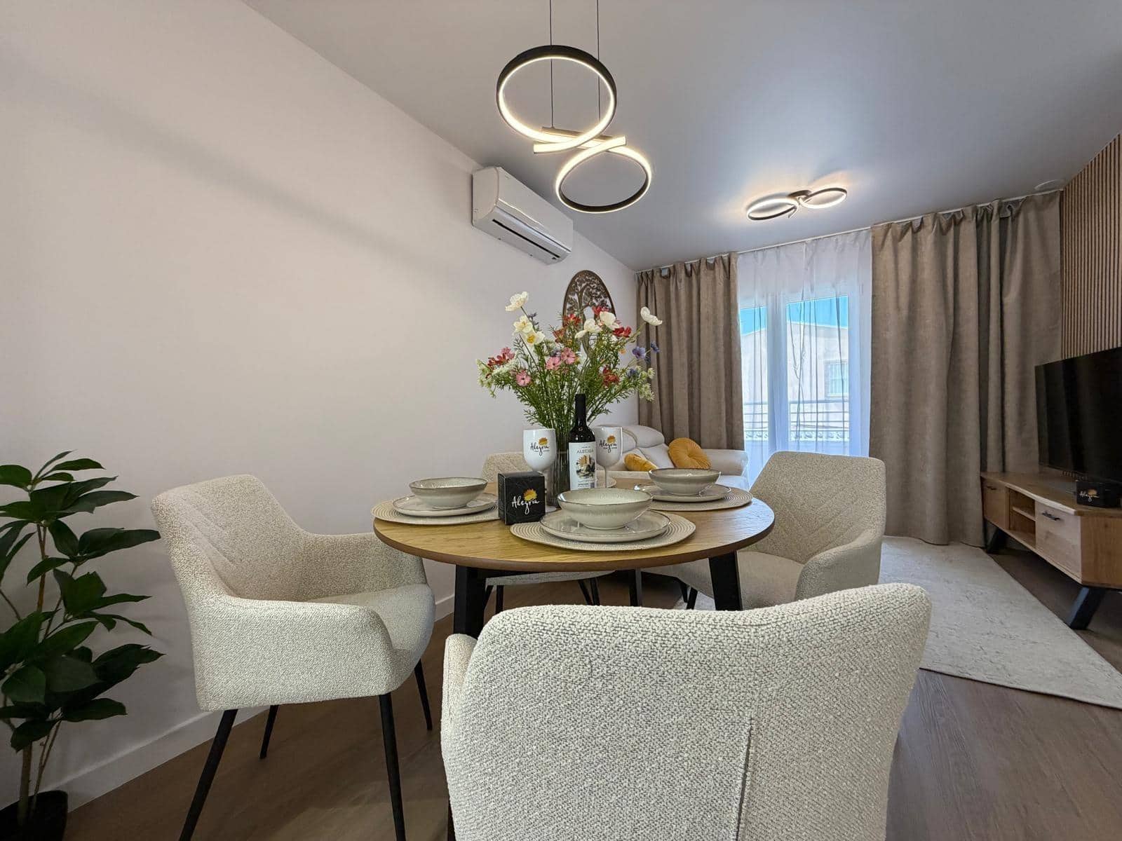 Apartamento de 2 habitaciones en Torrevieja en venta con piscina - 169.900 € (Ref: 9900365)