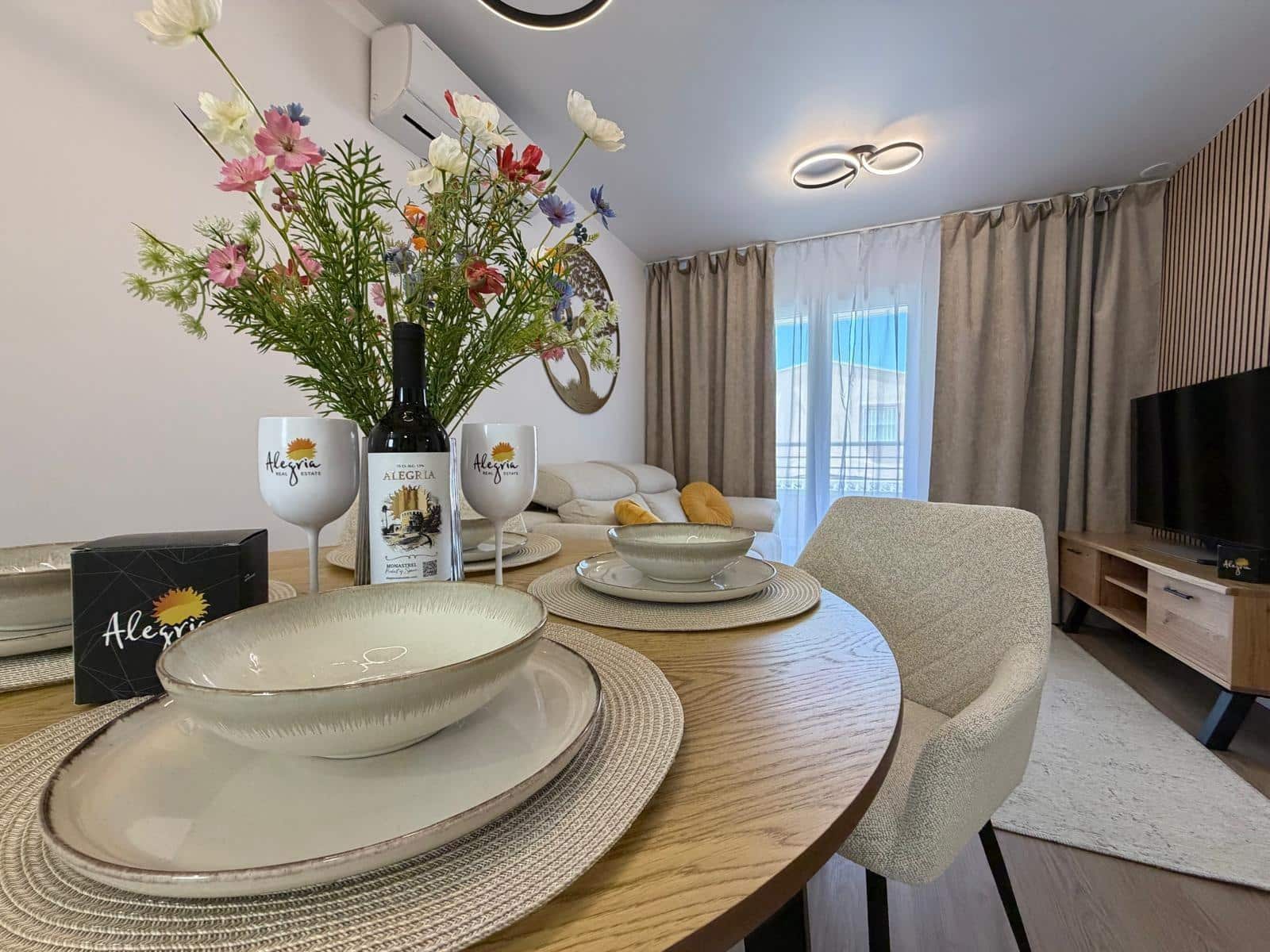 Apartamento de 2 habitaciones en Torrevieja en venta con piscina - 169.900 € (Ref: 9900365)