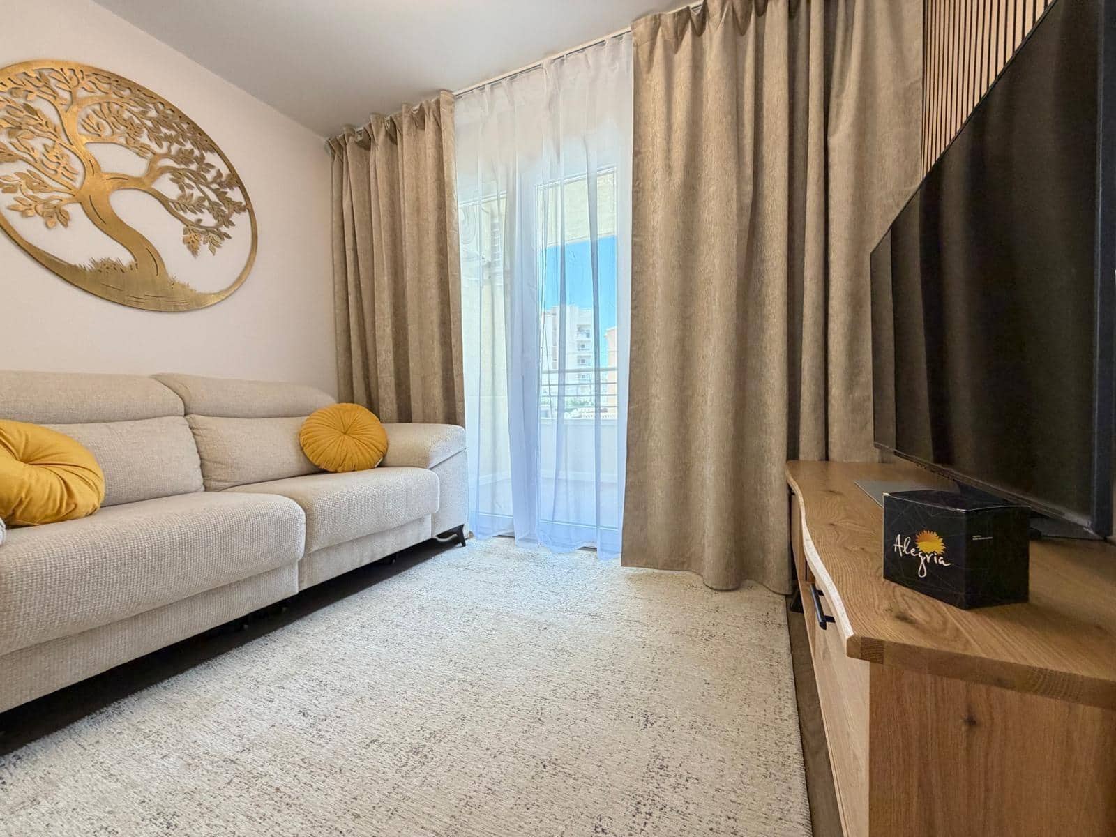 Apartamento de 2 habitaciones en Torrevieja en venta con piscina - 169.900 € (Ref: 9900365)