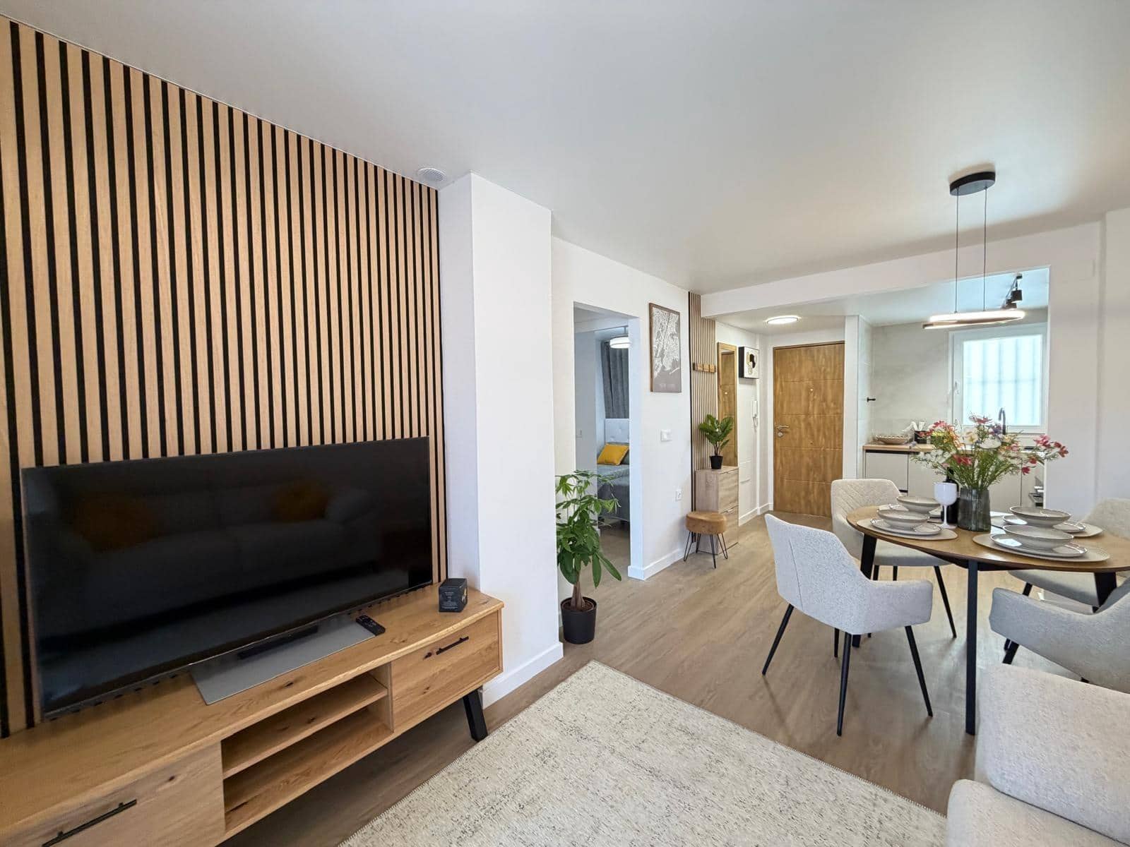 Apartamento de 2 habitaciones en Torrevieja en venta con piscina - 169.900 € (Ref: 9900365)