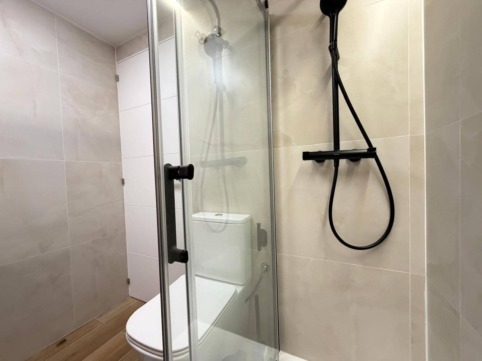 Apartamento de 2 habitaciones en Torrevieja en venta con piscina - 169.900 € (Ref: 9900365)