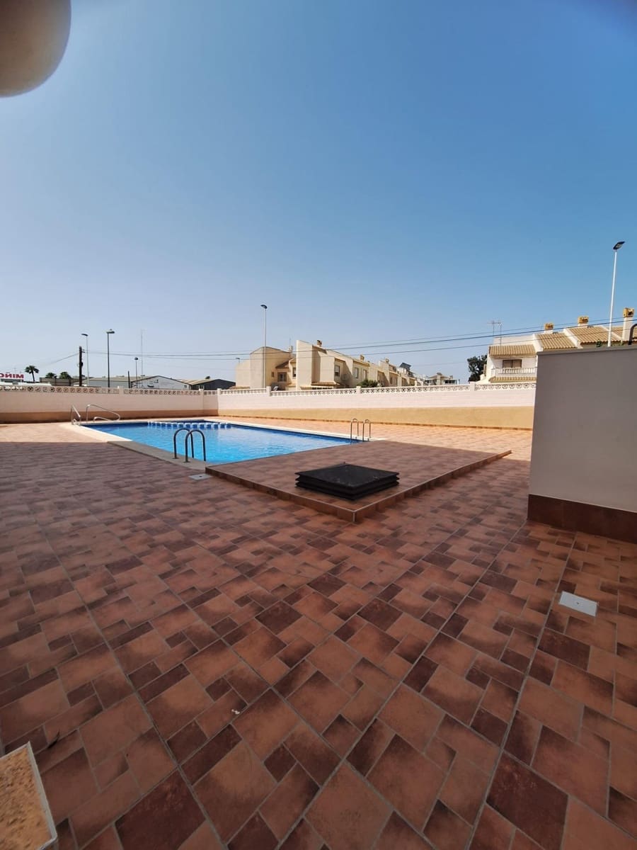 Apartamento de 2 habitaciones en Torrevieja en venta con piscina - 169.900 € (Ref: 9900365)