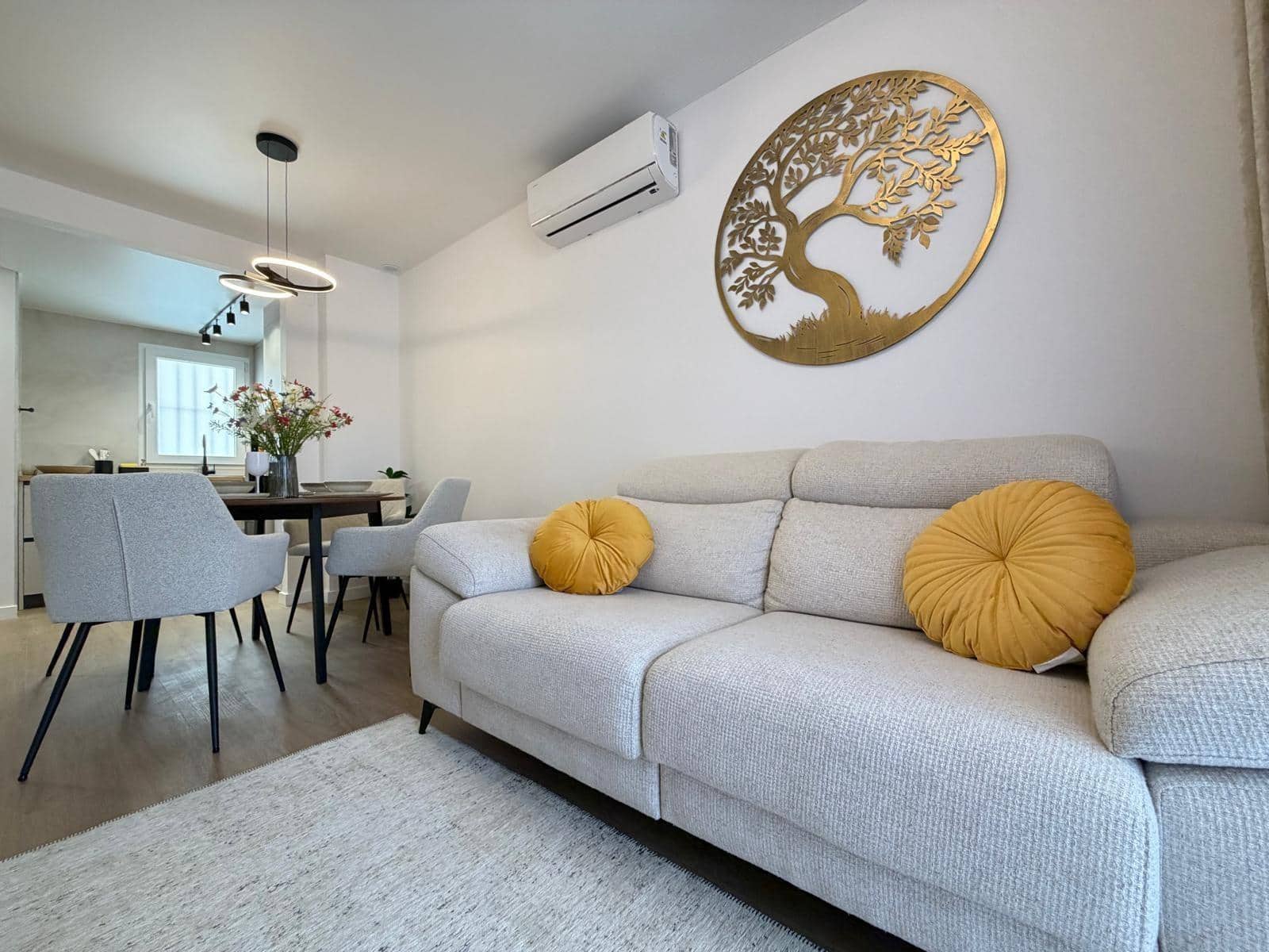 Apartamento de 2 habitaciones en Torrevieja en venta con piscina - 169.900 € (Ref: 9900365)