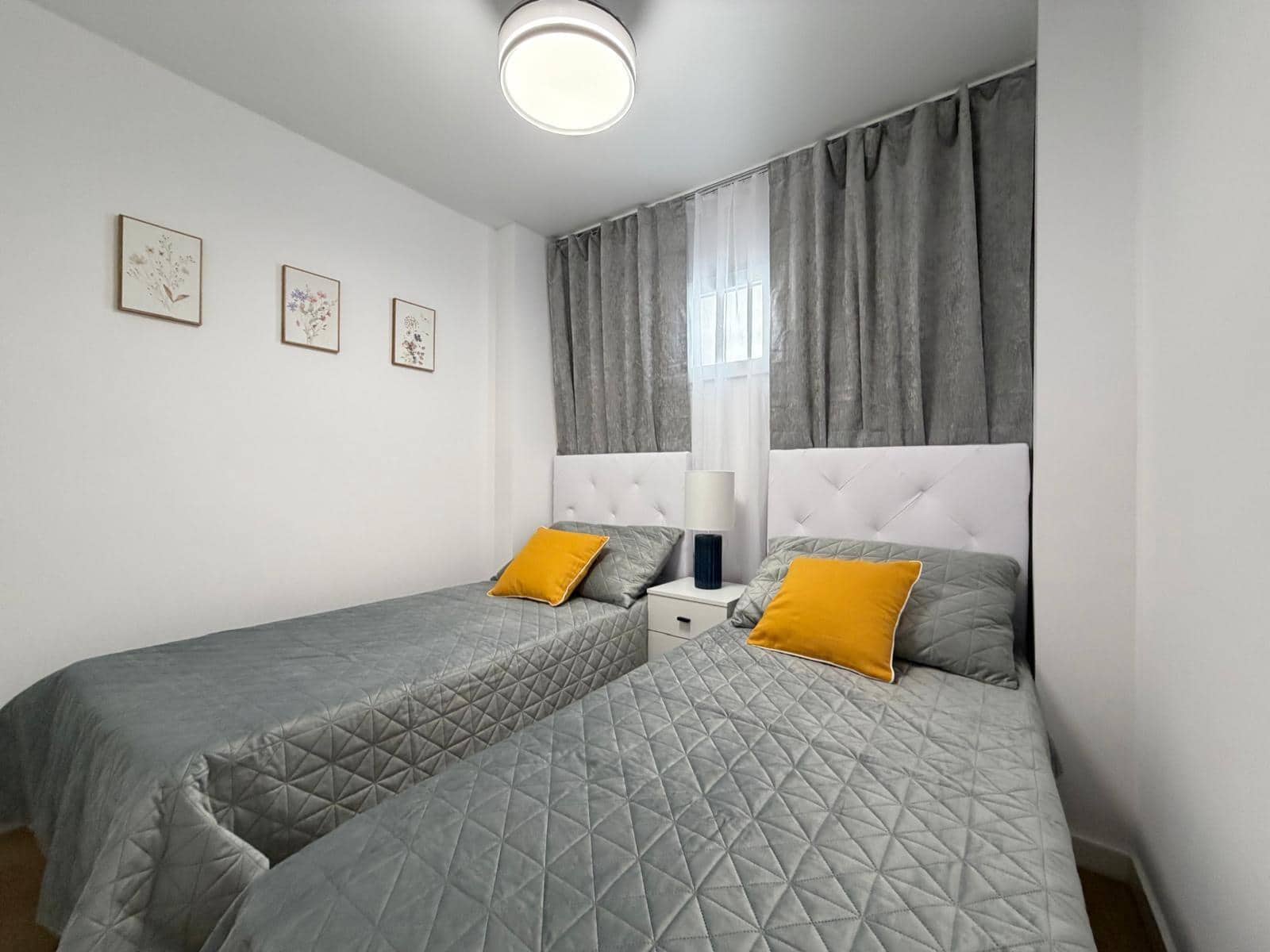 Apartamento de 2 habitaciones en Torrevieja en venta con piscina - 169.900 € (Ref: 9900365)