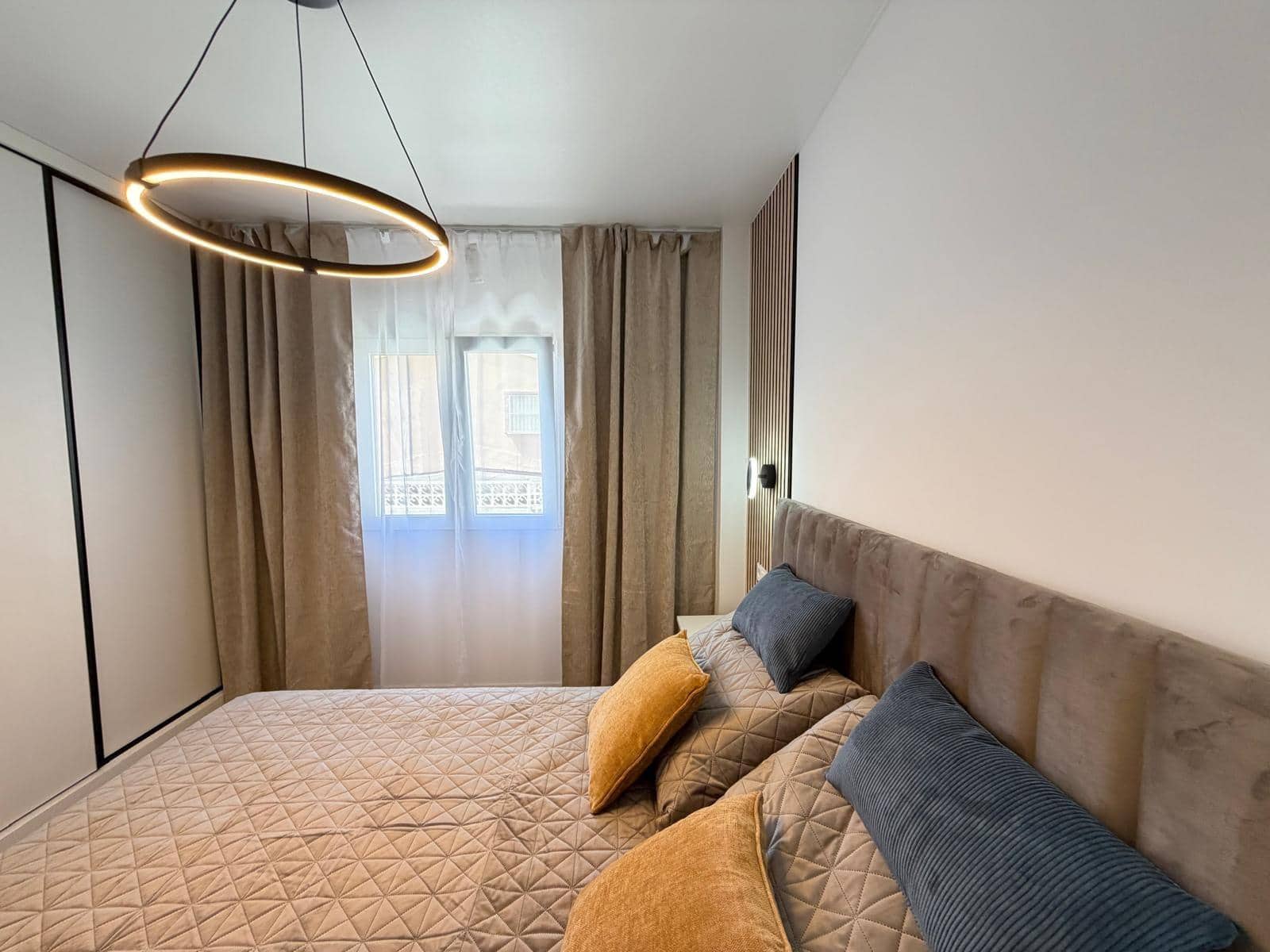 Apartamento de 2 habitaciones en Torrevieja en venta con piscina - 169.900 € (Ref: 9900365)