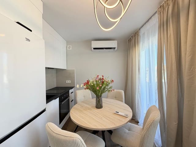 Apartamento de 1 habitación en San Miguel de Salinas en venta con piscina - 125.000 € (Ref: 9903936)