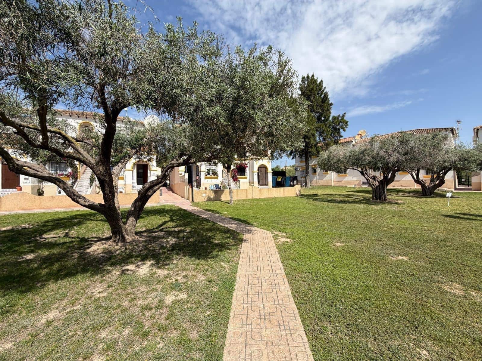 Apartamento de 1 habitación en San Miguel de Salinas en venta con piscina - 125.000 € (Ref: 9903936)